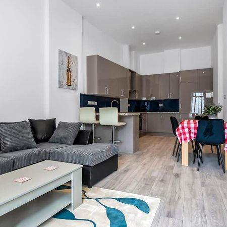 Lovely 1 Bedroom Apartment In Central Woking Extérieur photo