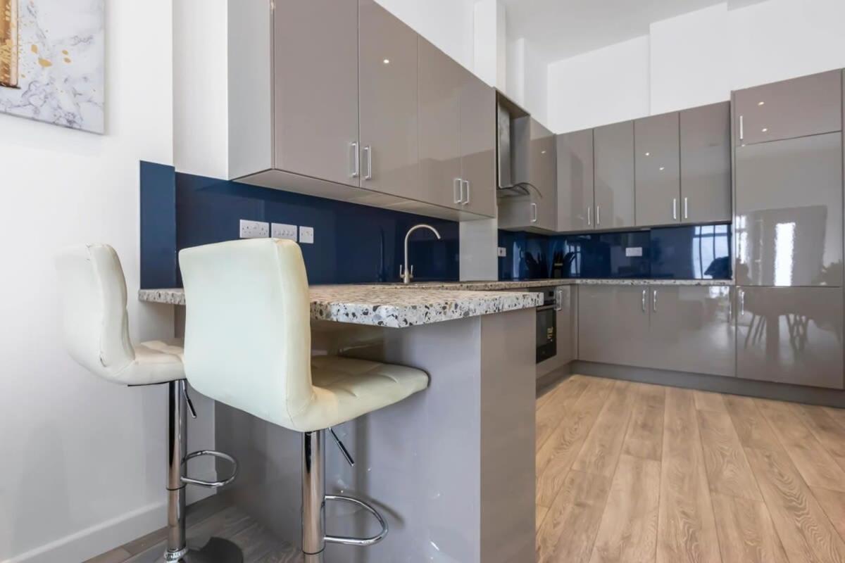 Lovely 1 Bedroom Apartment In Central Woking Extérieur photo