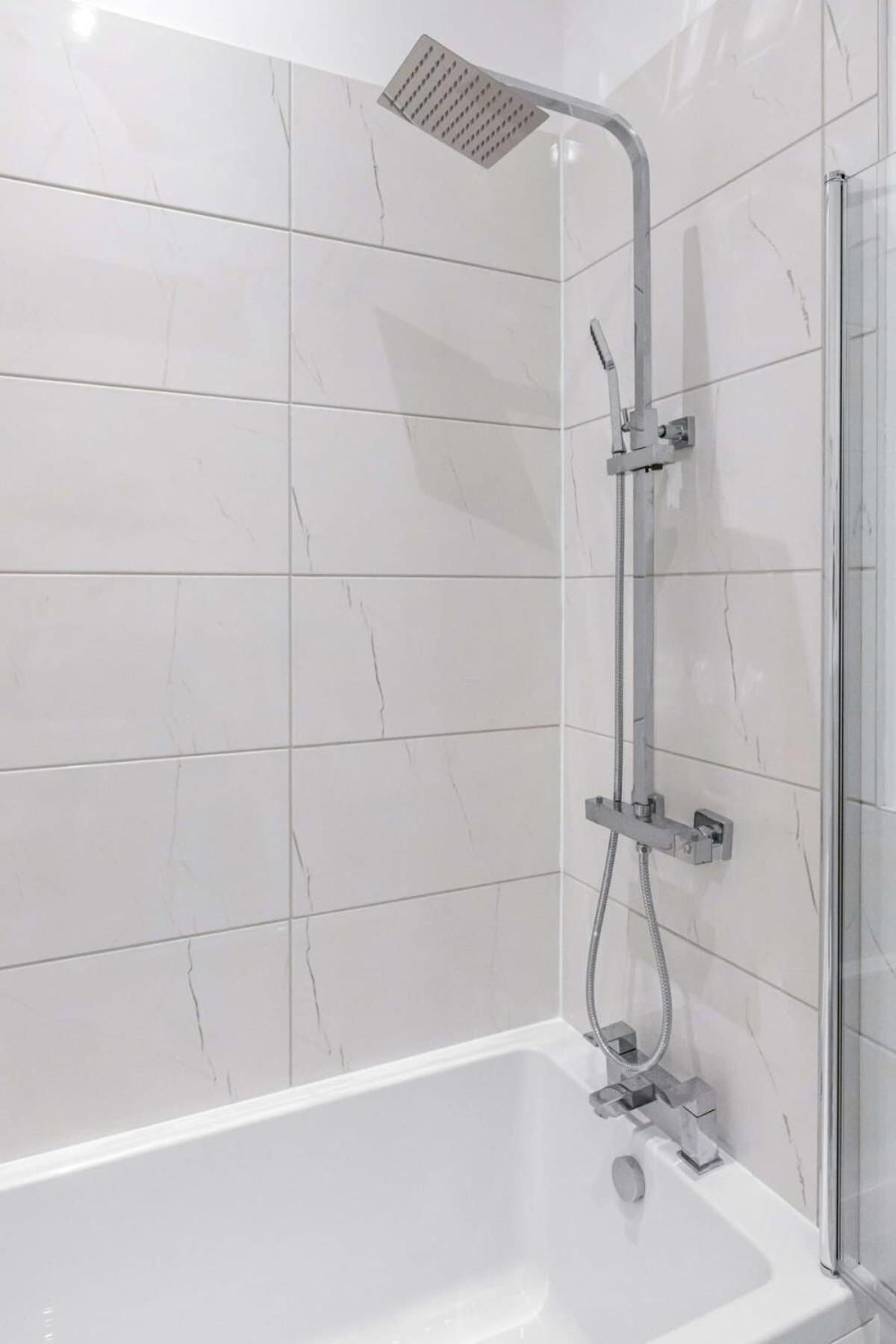 Lovely 1 Bedroom Apartment In Central Woking Extérieur photo